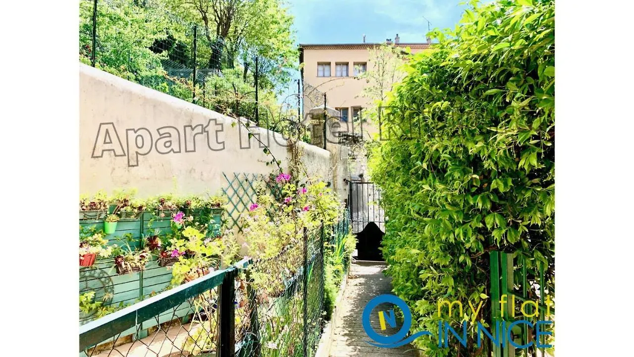 Apartment Aparthotel Riviera: Old Town Charm with Sea View Balcony Nice