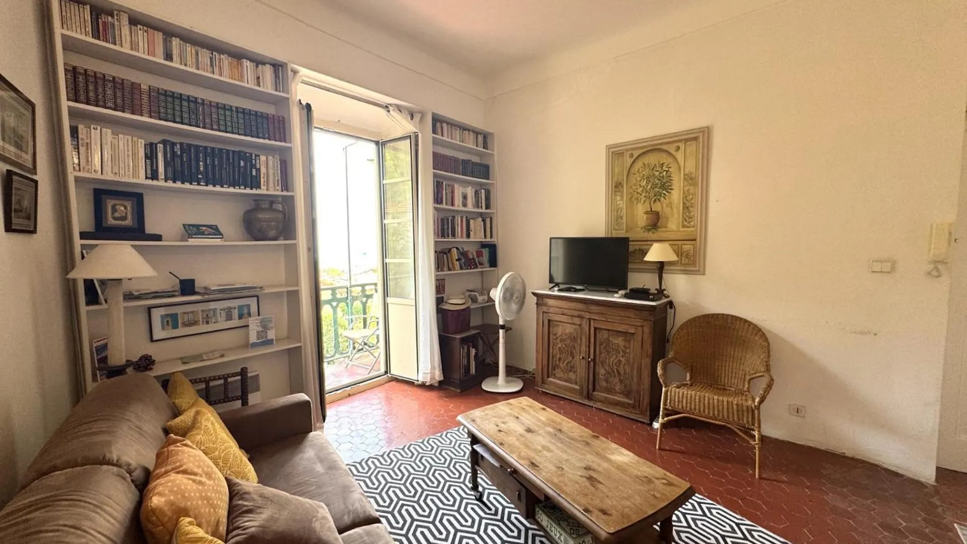 ניס Aparthotel Riviera - Balcon Honore 1 - Old Town - 5 Mn Promenade Des Anglais Et Plage - Charme Absolu - Appartement 2 Pieces Avec Balcon Ac - Vue Mer Et Ville 0*,  צרפת